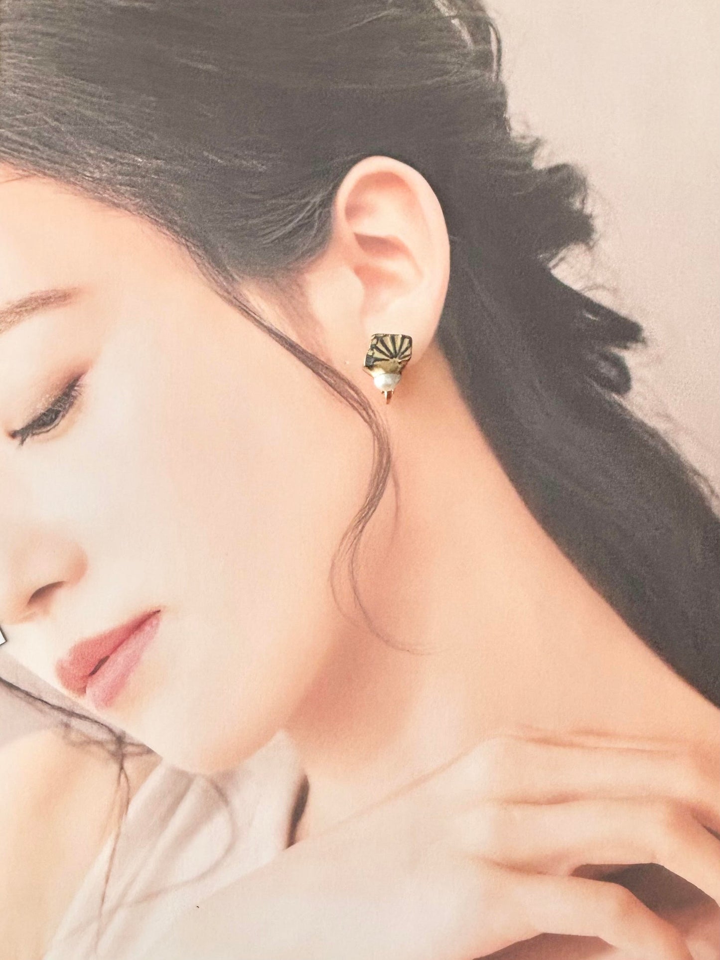 京焼 　金継ぎ　ネジバネ式イヤリング　花柄　グレー　淡水パール　天然石　伝統工芸　＃490