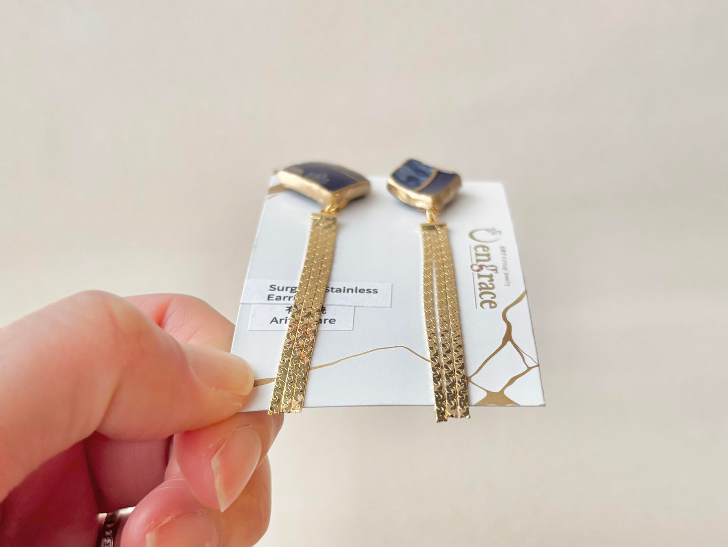 有田焼　金継ぎ　サージカルステンレスピアス　リーフ柄　和柄　揺れる　ゴールドスウィングパーツ　伝統工芸　＃497