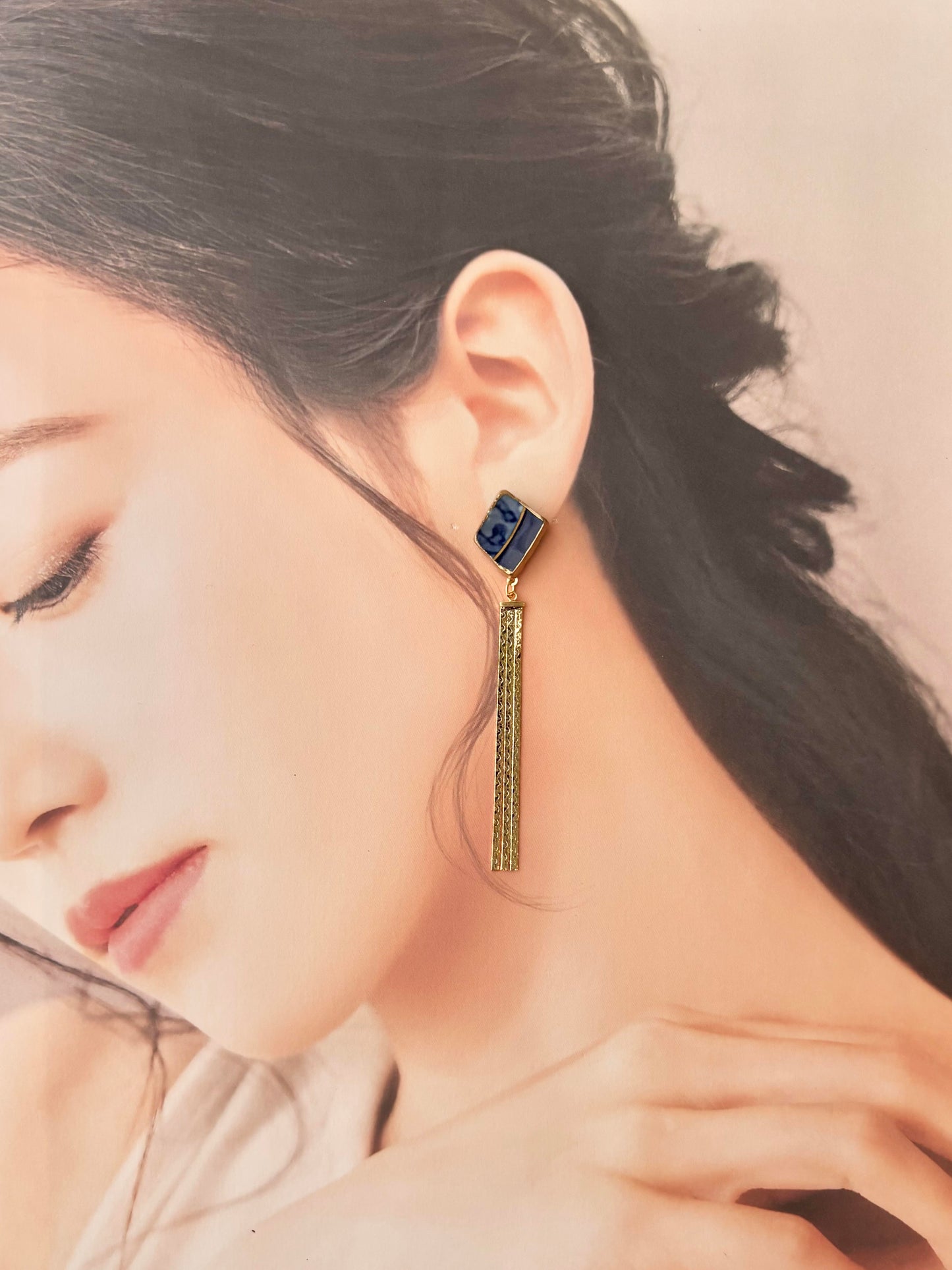 有田焼　金継ぎ　サージカルステンレスピアス　リーフ柄　和柄　揺れる　ゴールドスウィングパーツ　伝統工芸　＃497