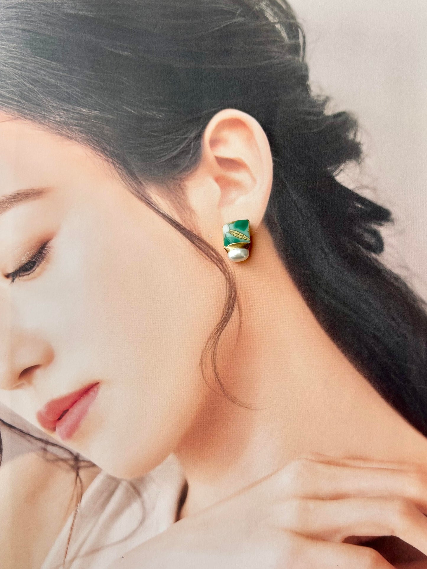 有田焼 　金継ぎ　サージカルステンレスピアス　リーフ柄　緑　淡水パール　天然石　伝統工芸　＃501