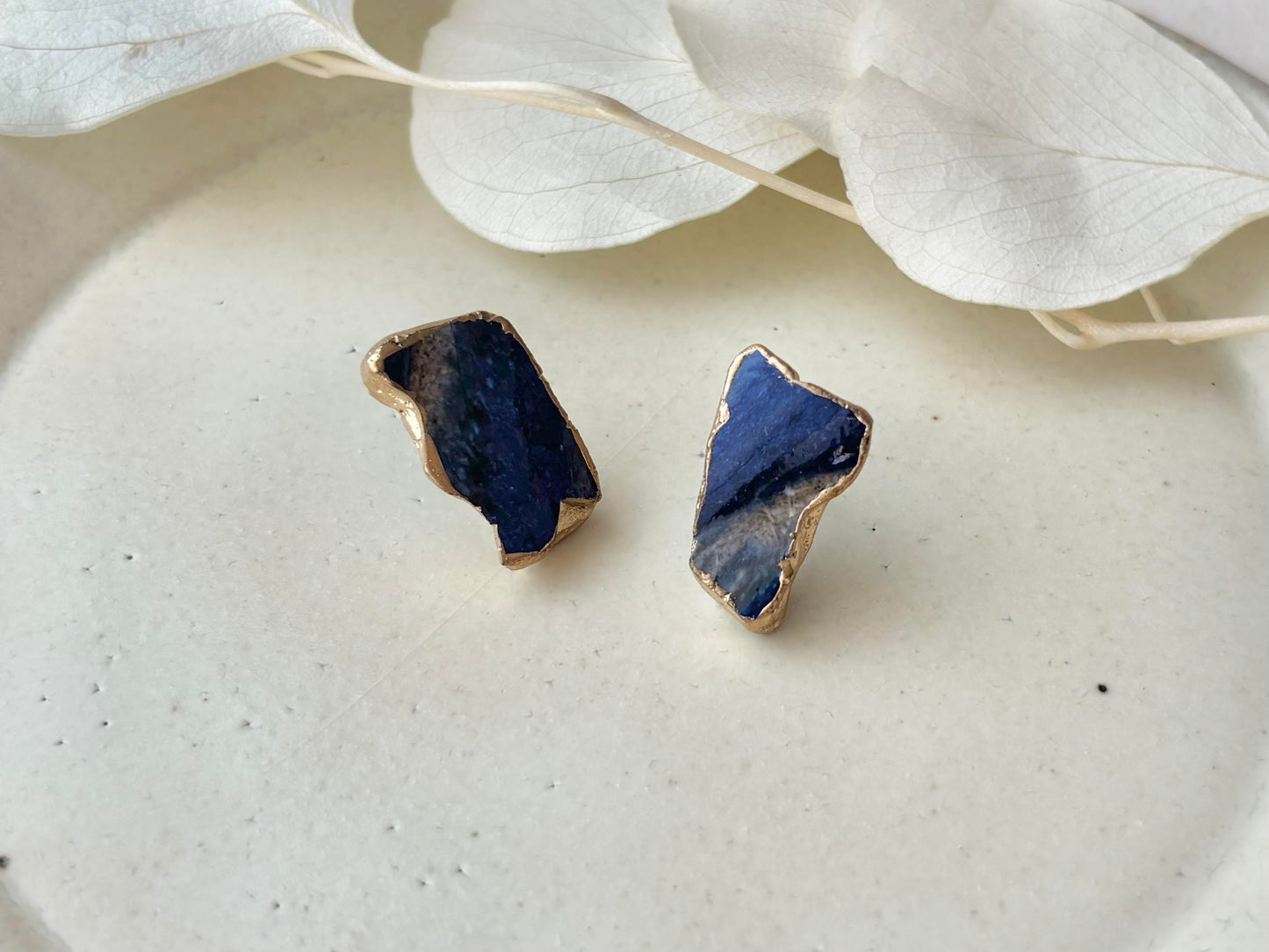 萩焼　金継ぎ　サージカルステンレスピアス　深い青色　伝統工芸　＃502