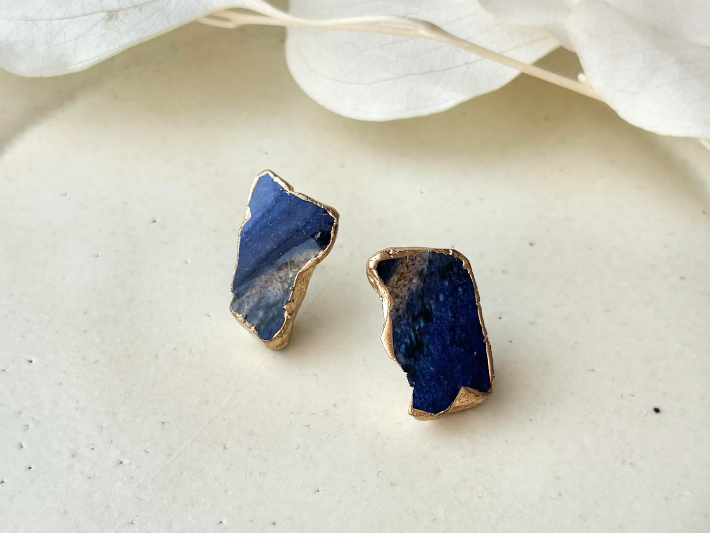 萩焼　金継ぎ　サージカルステンレスピアス　深い青色　伝統工芸　＃502