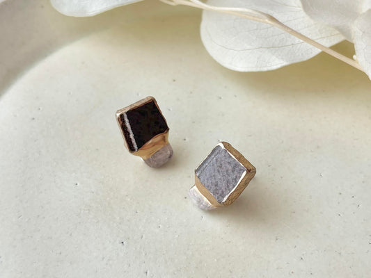 唐津焼　金継ぎ　サージカルステンレスピアス　茶色　ホワイトムーンストーン　天然石　伝統工芸　＃503