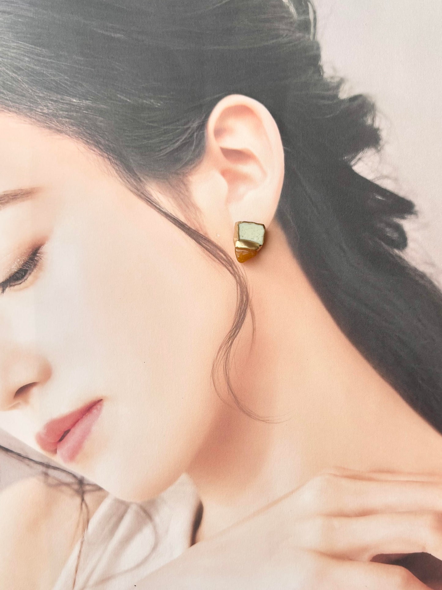 唐津焼　金継ぎ　サージカルステンレスピアス　白色　オレンジアベンチュリン　天然石　伝統工芸　＃507