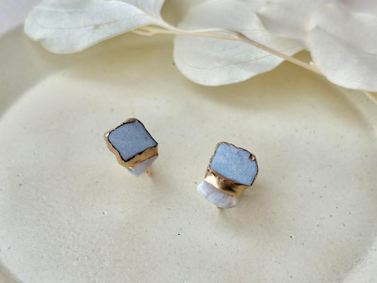 萩焼　金継ぎ　ネジバネ式イヤリング　水色　ブルーレースアゲート　天然石　 伝統工芸　＃510