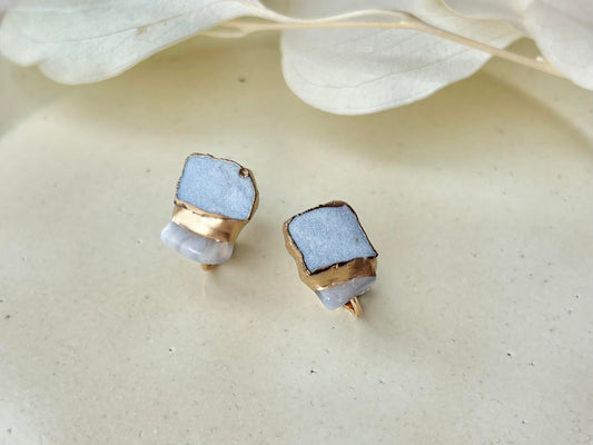 萩焼　金継ぎ　ネジバネ式イヤリング　水色　ブルーレースアゲート　天然石　 伝統工芸　＃510