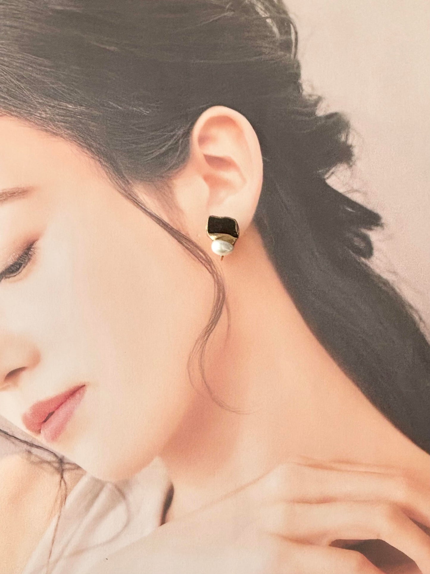 萩焼　金継ぎ　ネジバネ式イヤリング　深い茶色　淡水パール　天然石　 伝統工芸　＃516