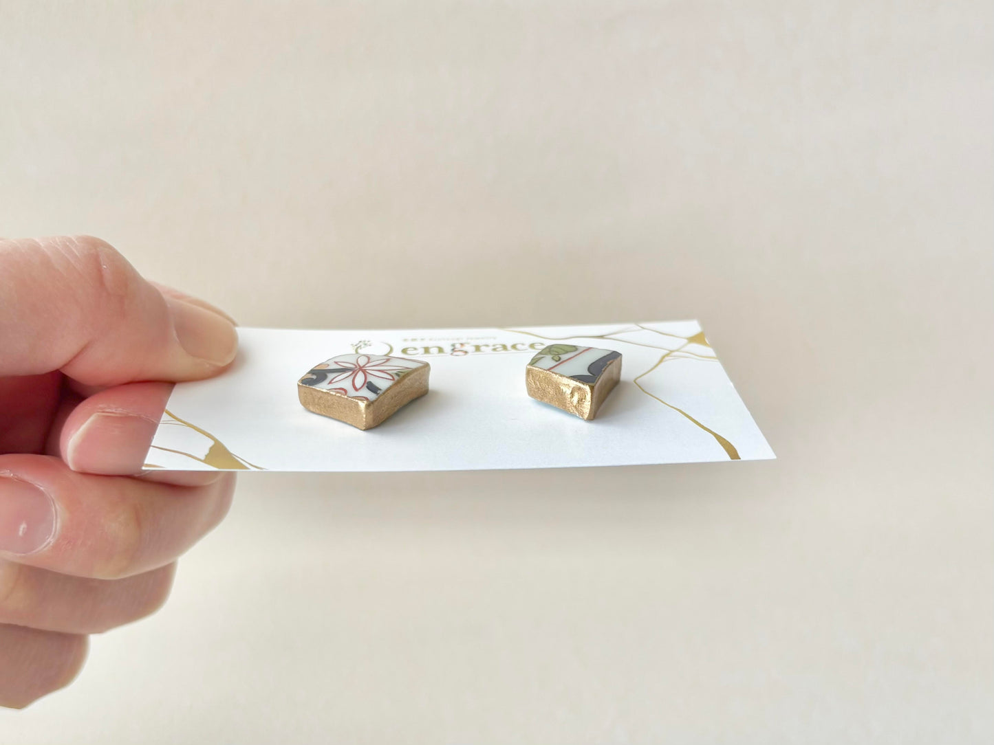 【Fittings Selection Available】Arita Ware Kintsugi Pierced Earrings / Clip-on Earrings, White, Flower Pattern, Leaf Pattern, Traditional Craft, #478