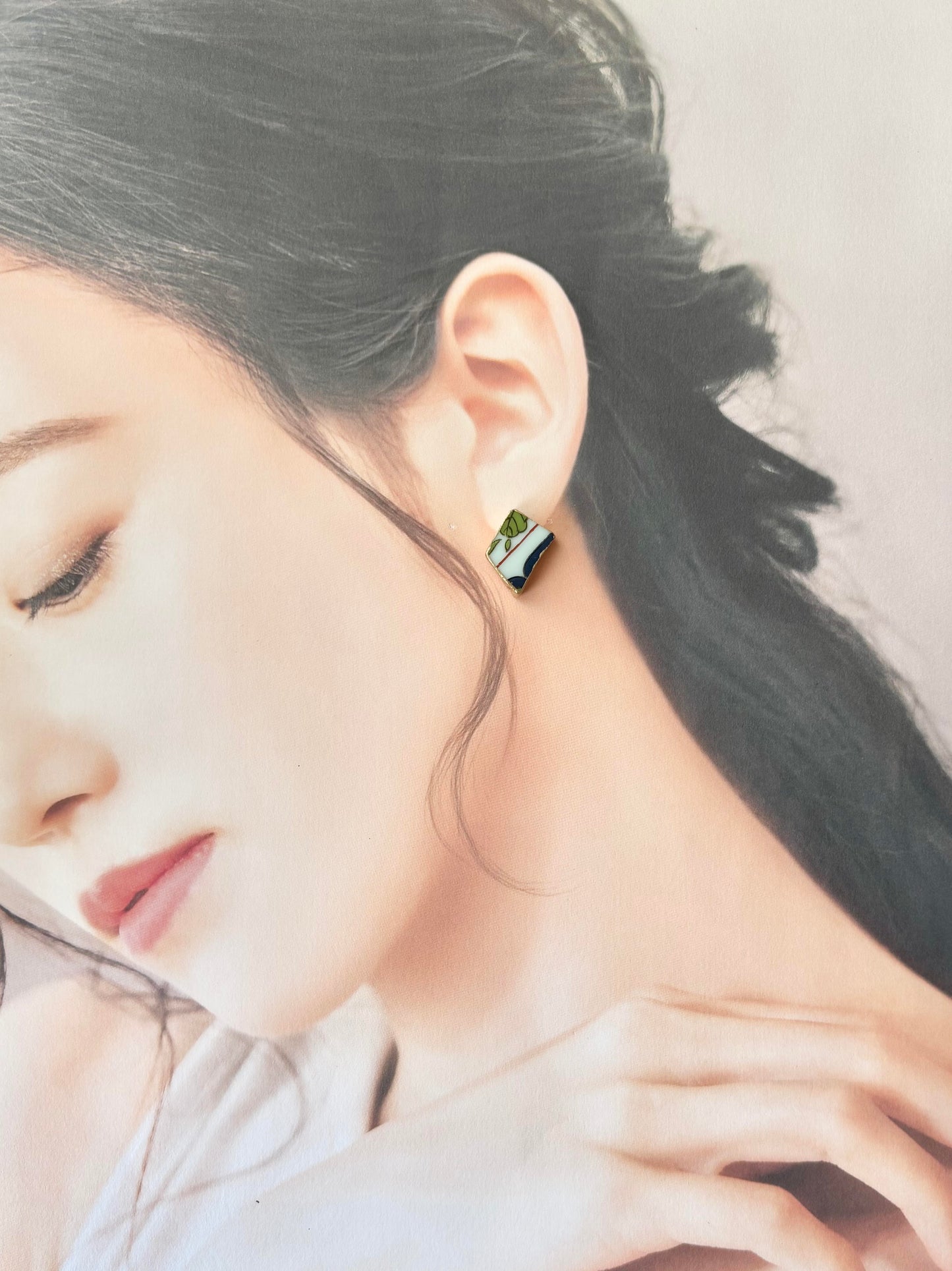 【Fittings Selection Available】Arita Ware Kintsugi Pierced Earrings / Clip-on Earrings, White, Flower Pattern, Leaf Pattern, Traditional Craft, #478