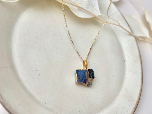 萩焼　金継ぎ　ネックレス　サージカルステンレスチェーン　アレルギー対応　18K　藍色　グリーンルチルクォーツ　アイオライトル　天然石　伝統工芸　＃524