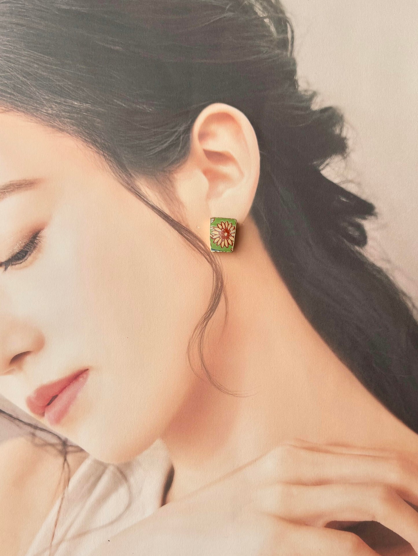 【Fittings Selection Available】Arita Ware Kintsugi Pierced Earrings / Clip-on Earrings, White, Flower Pattern, Leaf Pattern, Traditional Craft, #478