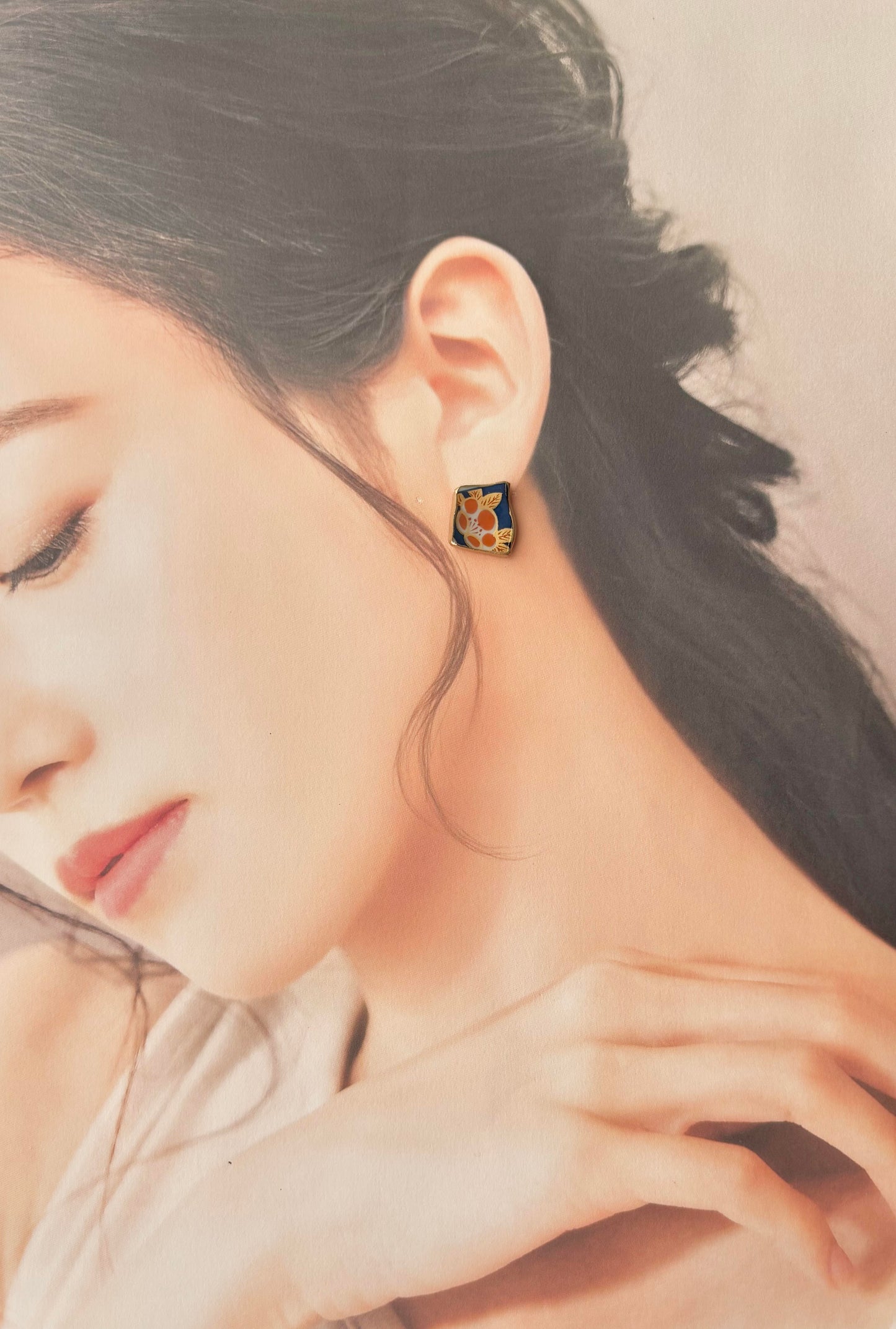 【Fittings Selection Available】Arita Ware Kintsugi Pierced Earrings / Clip-on Earrings, White, Flower Pattern, Leaf Pattern, Traditional Craft, #478