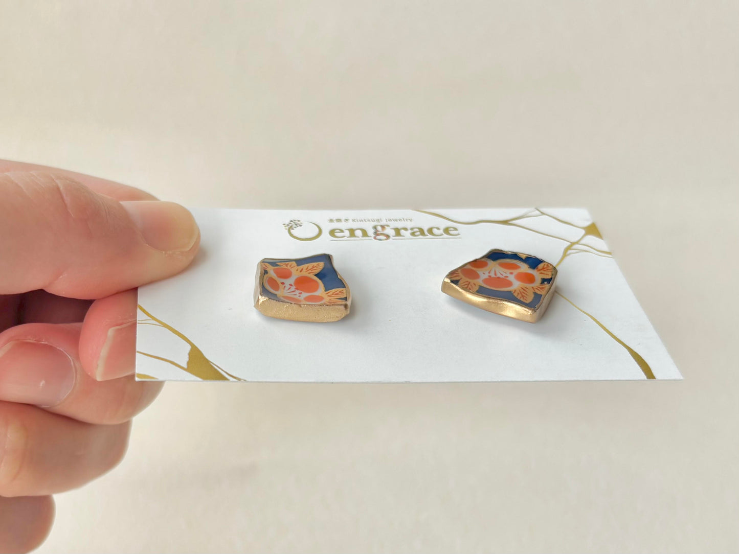 【Fittings Selection Available】Arita Ware Kintsugi Pierced Earrings / Clip-on Earrings, White, Flower Pattern, Leaf Pattern, Traditional Craft, #478