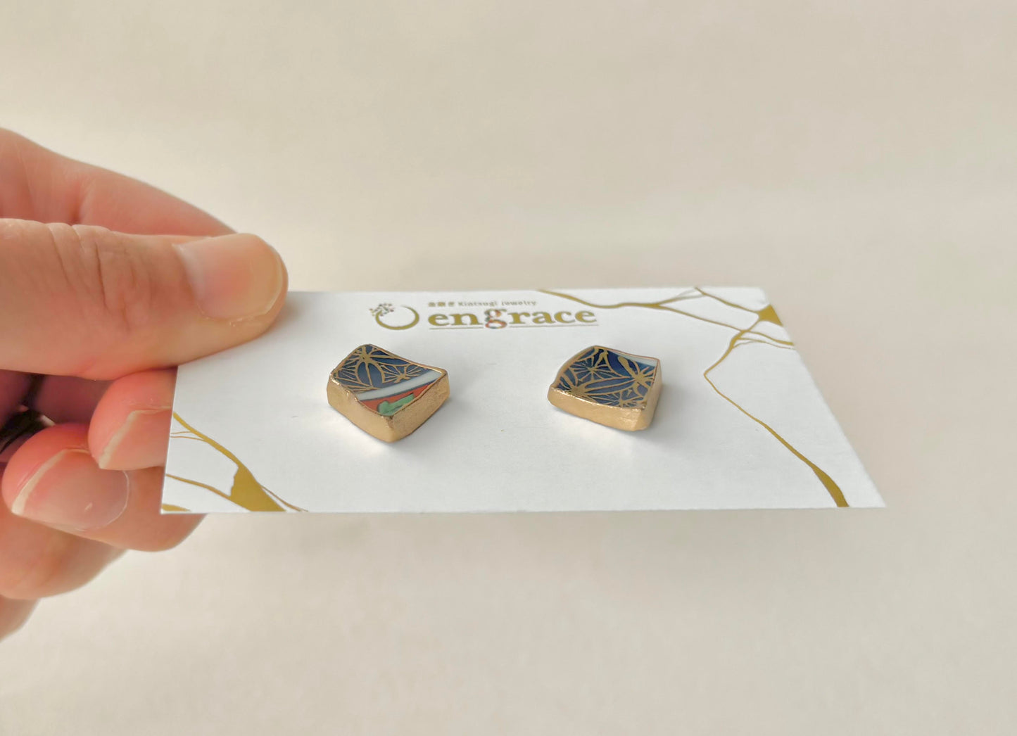 【Fittings Selection Available】Arita Ware Kintsugi Pierced Earrings / Clip-on Earrings, White, Flower Pattern, Leaf Pattern, Traditional Craft, #478