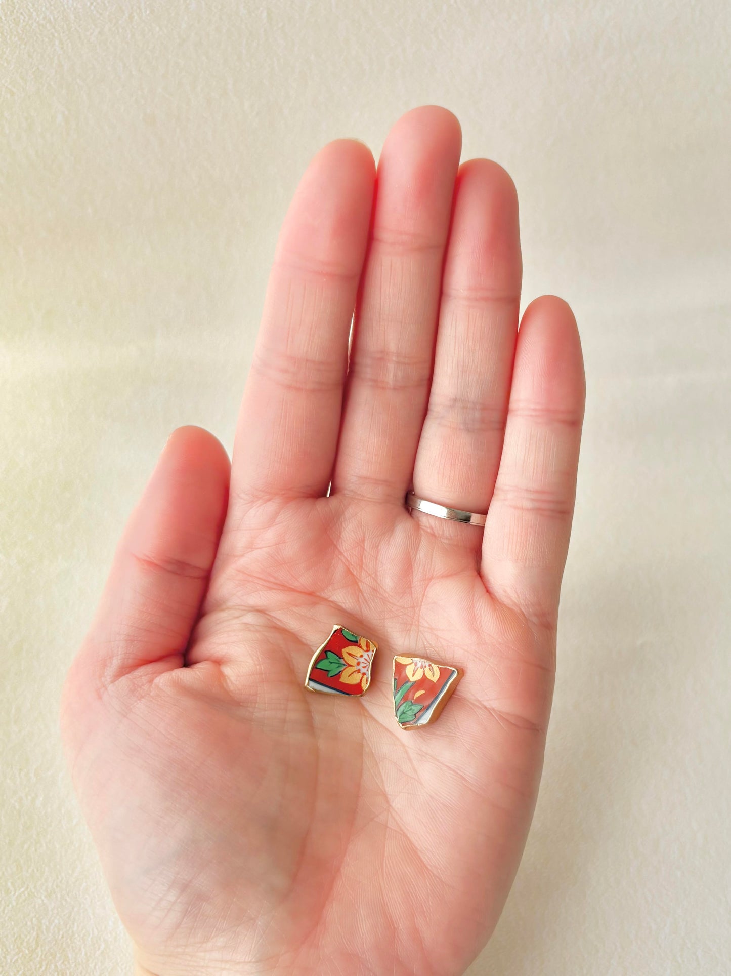 【金具が選べる】有田焼　金継ぎ　ピアス　イヤリング　花柄　リーフ柄　伝統工芸　＃531