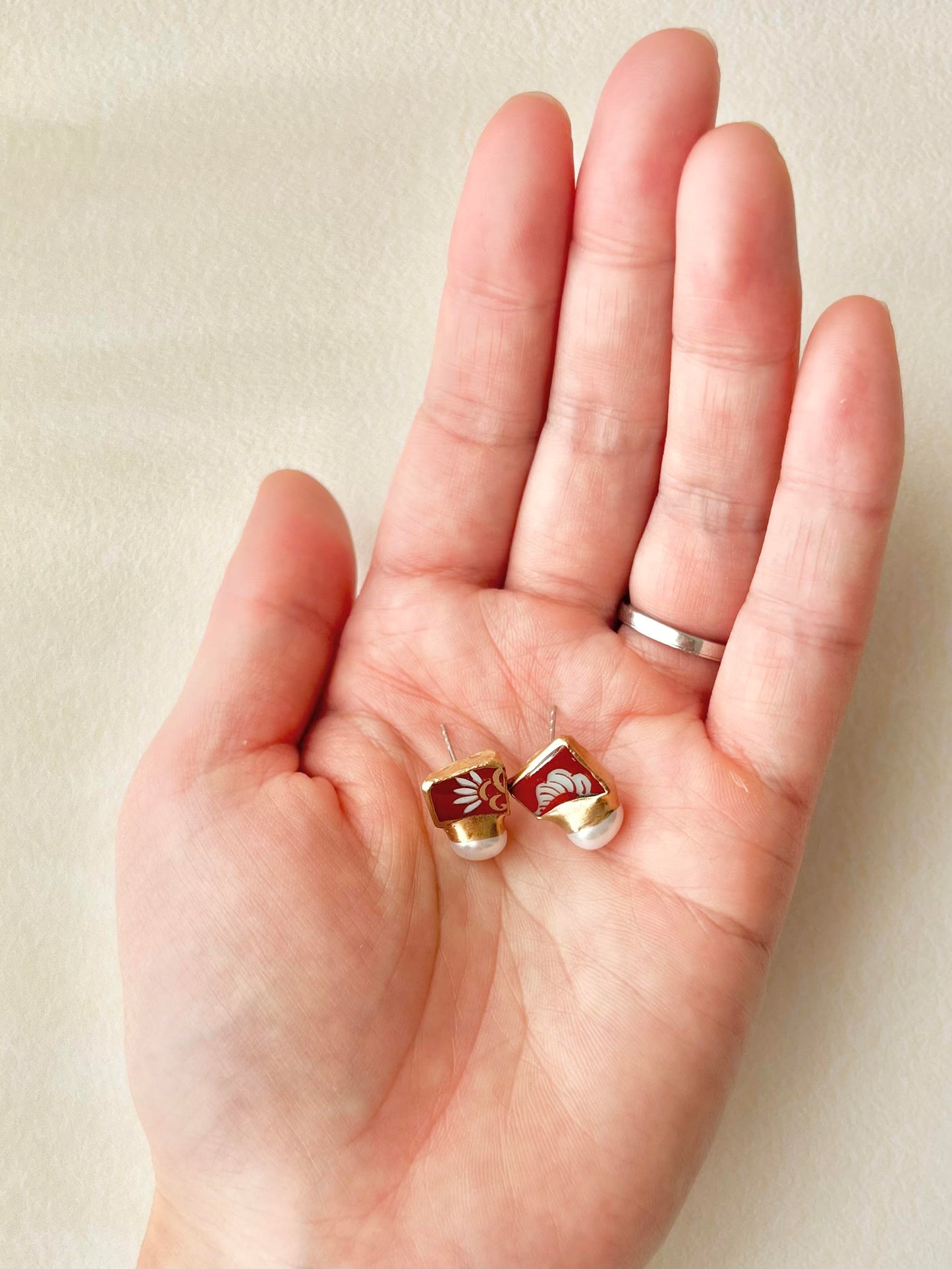 有田焼 　金継ぎ　サージカルステンレスピアス　和柄　赤色　淡水パール　天然石　伝統工芸　＃539