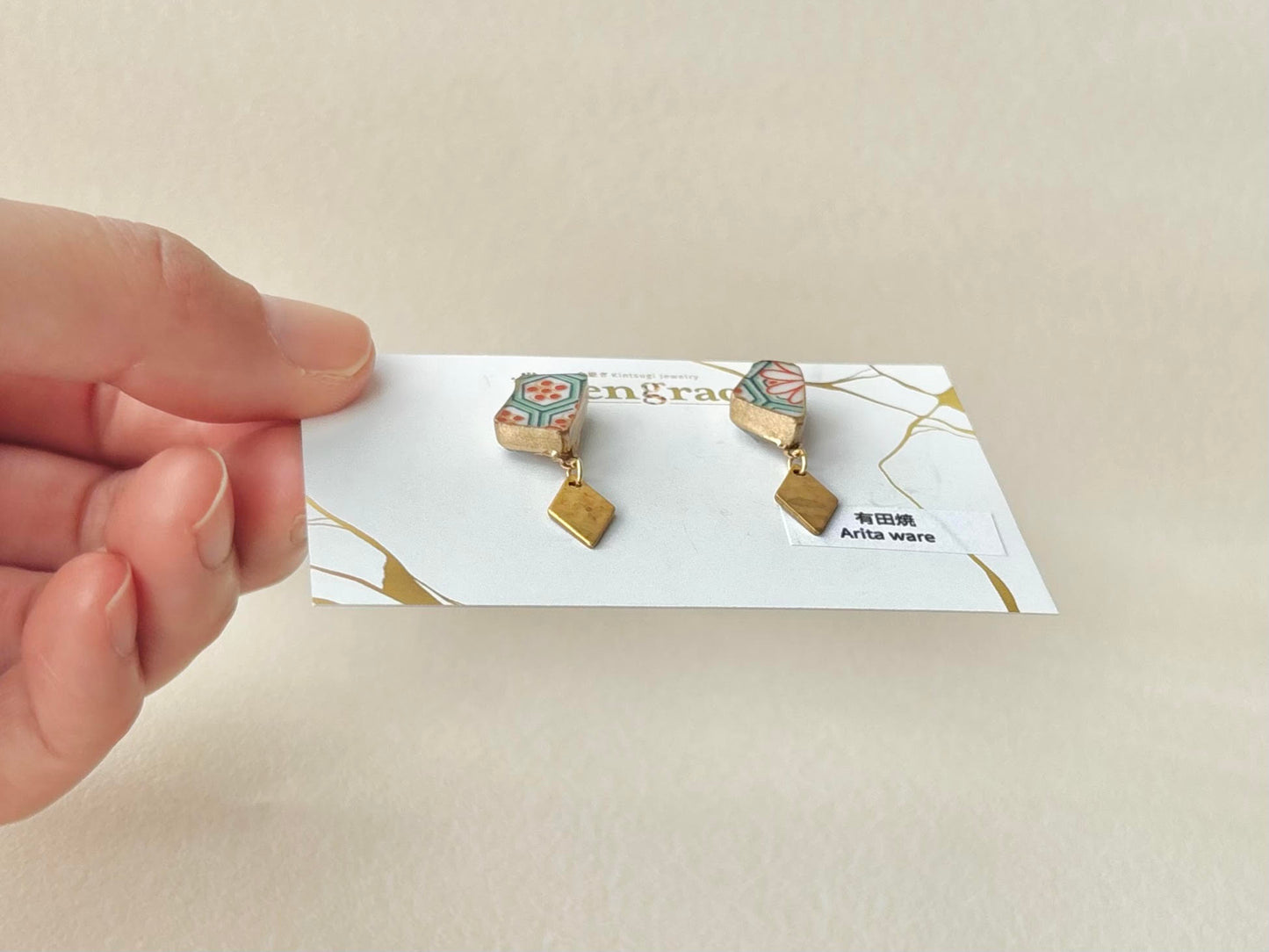 有田焼 　金継ぎ　サージカルステンレスピアス　赤　花柄　揺れる　伝統工芸　＃543
