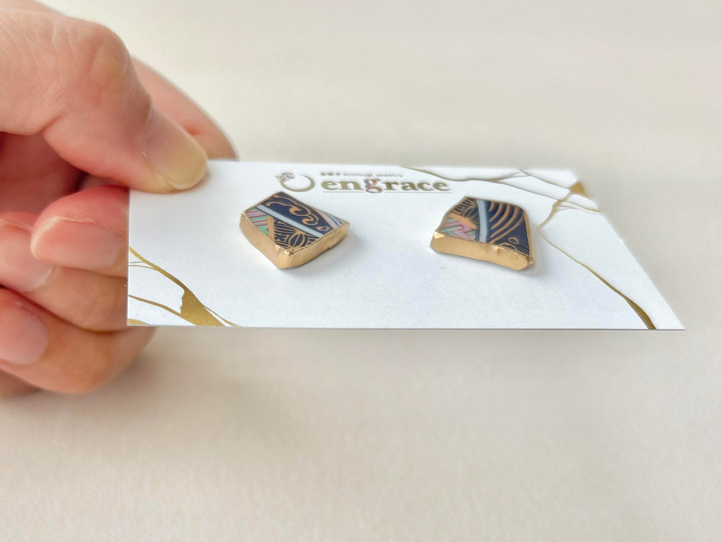 【Fittings Selection Available】Arita Ware Kintsugi Pierced Earrings / Clip-on Earrings, White, Flower Pattern, Leaf Pattern, Traditional Craft, #478