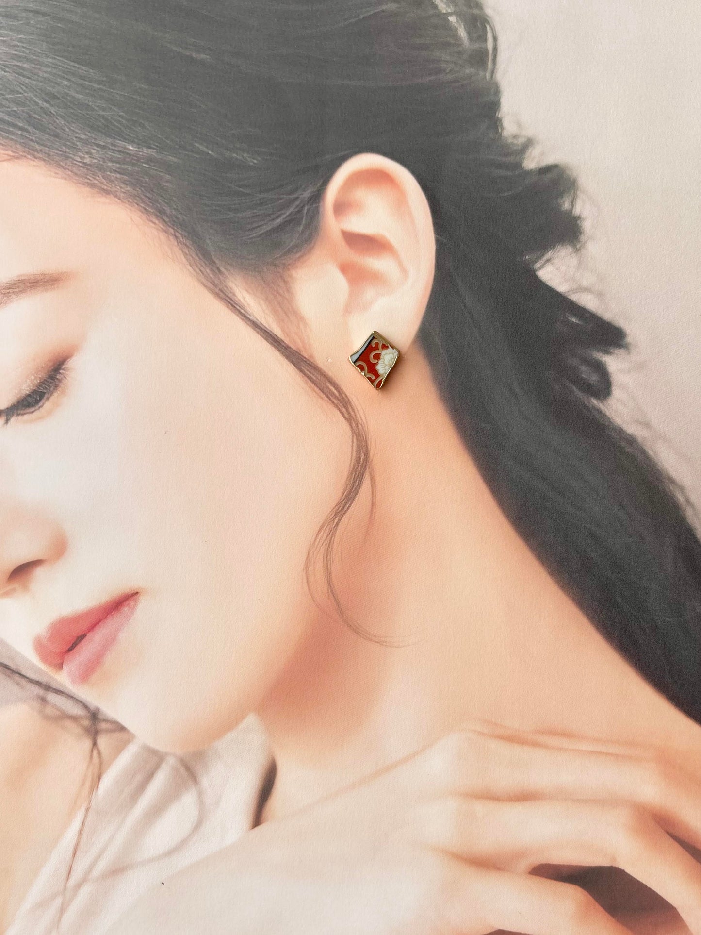 【Fittings Selection Available】Arita Ware Kintsugi Pierced Earrings / Clip-on Earrings, White, Flower Pattern, Leaf Pattern, Traditional Craft, #478