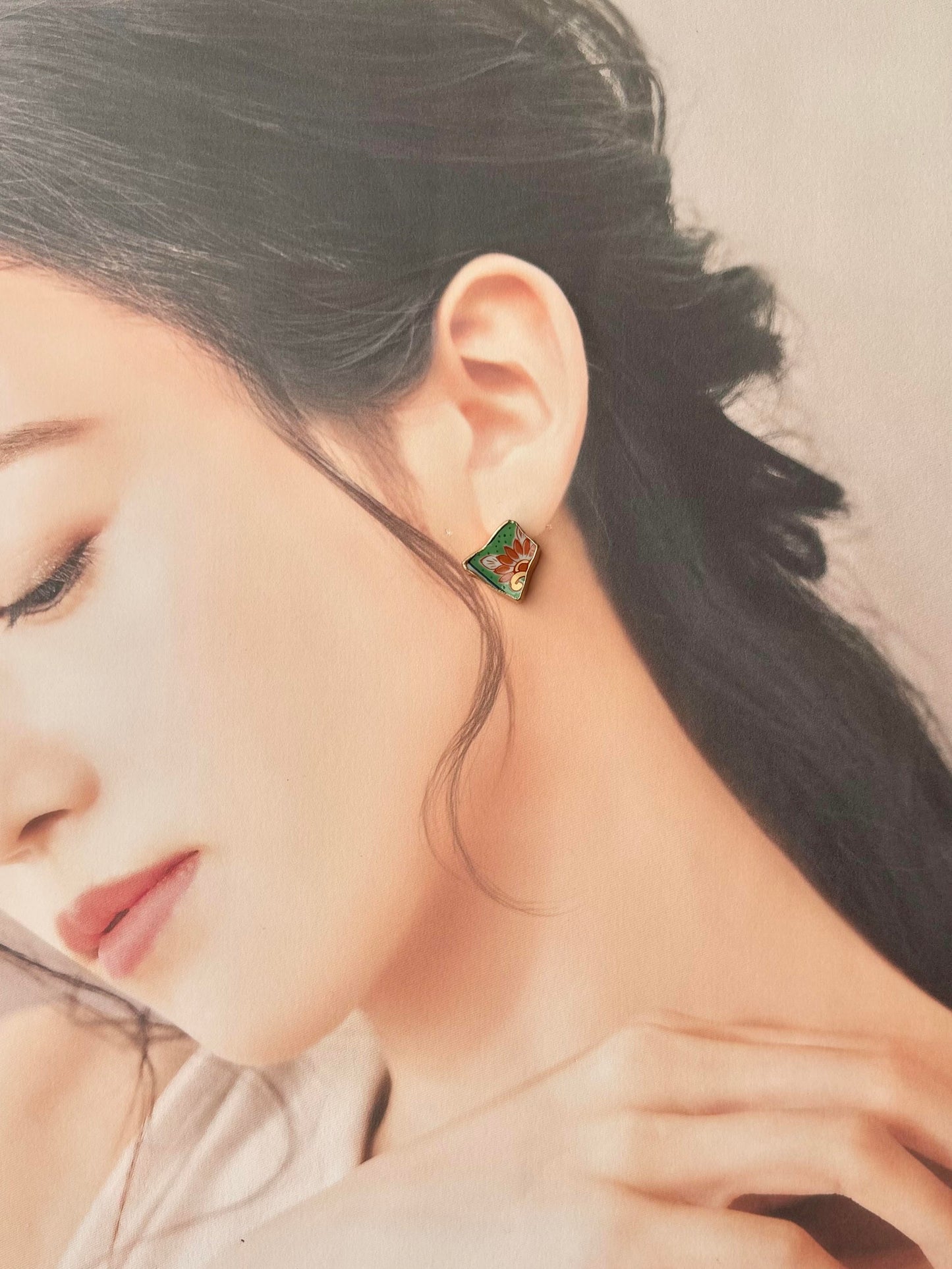 【Fittings Selection Available】Arita Ware Kintsugi Pierced Earrings / Clip-on Earrings, White, Flower Pattern, Leaf Pattern, Traditional Craft, #478