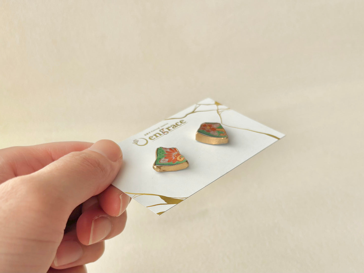 【Fittings Selection Available】Arita Ware Kintsugi Pierced Earrings / Clip-on Earrings, White, Flower Pattern, Leaf Pattern, Traditional Craft, #478