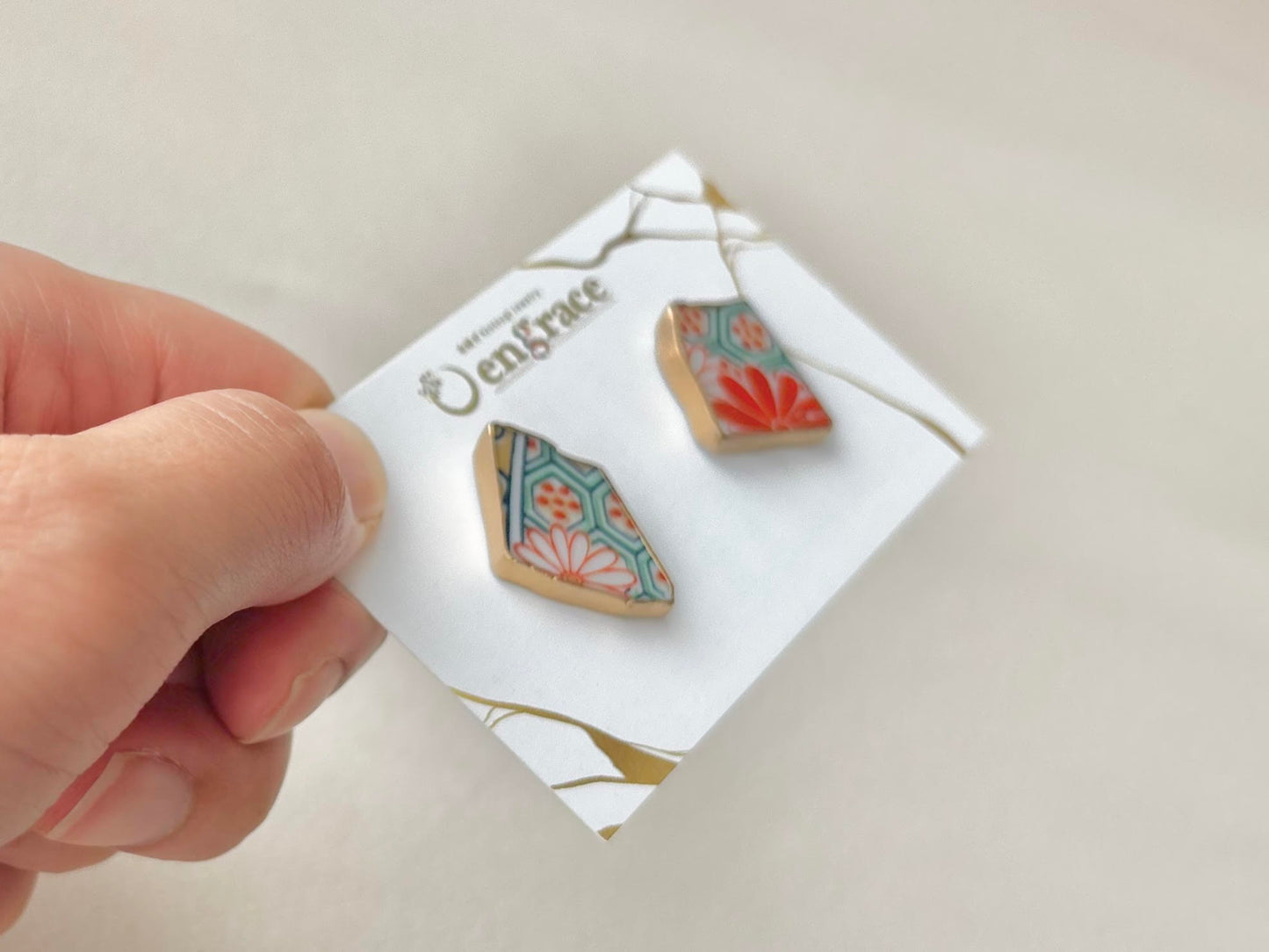 【金具が選べる】有田焼　金継ぎ　ピアス　イヤリング　赤色　花柄　伝統工芸　＃560