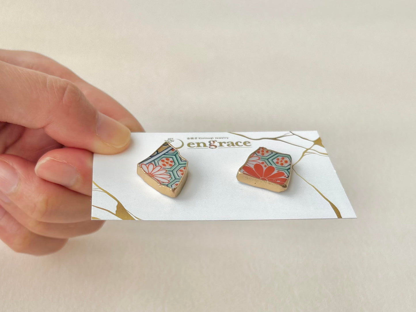 【金具が選べる】有田焼　金継ぎ　ピアス　イヤリング　赤色　花柄　伝統工芸　＃560