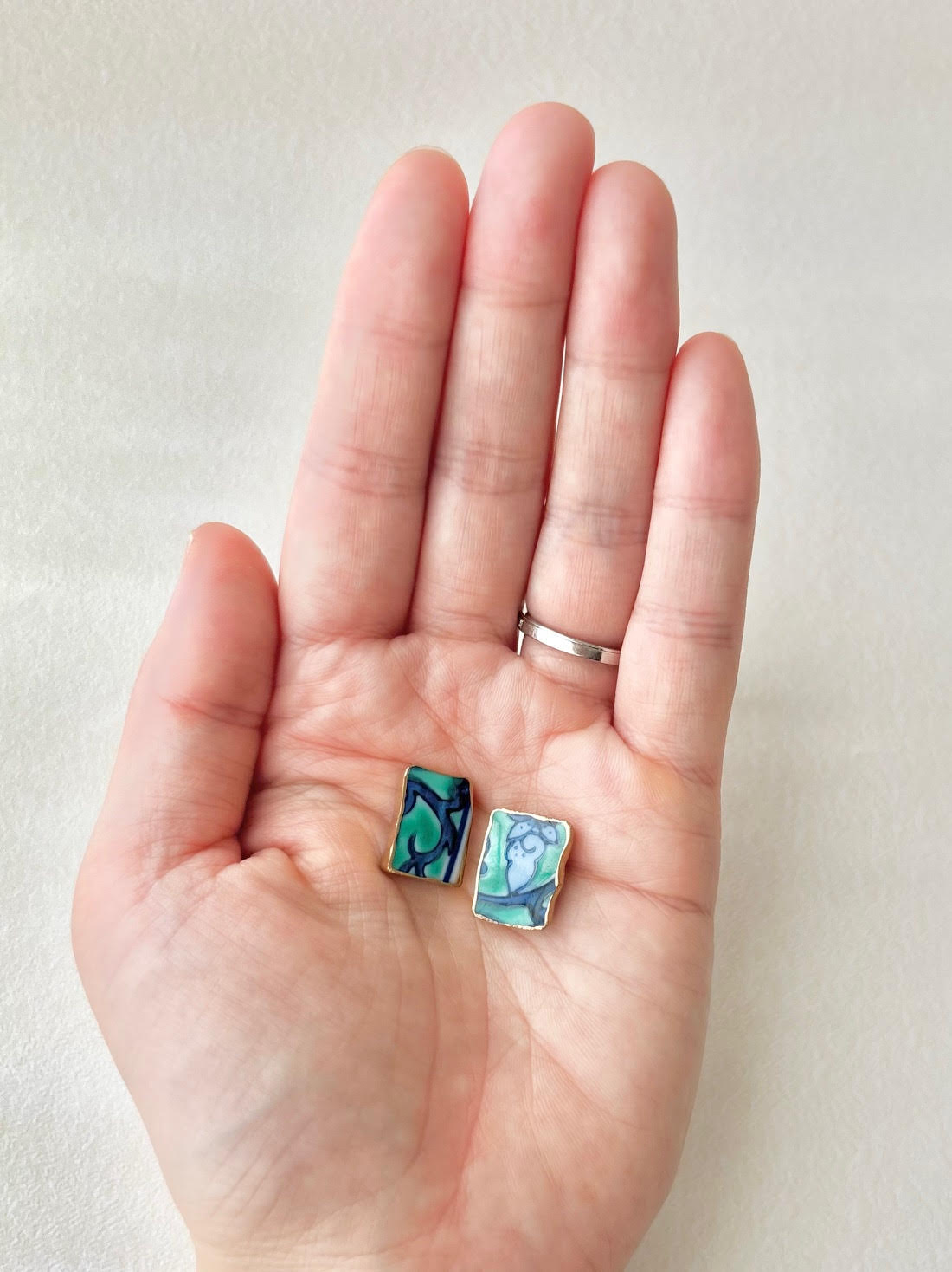【金具が選べる】有田焼　金継ぎ　ピアス　イヤリング　グリーン　紺　伝統工芸　＃564