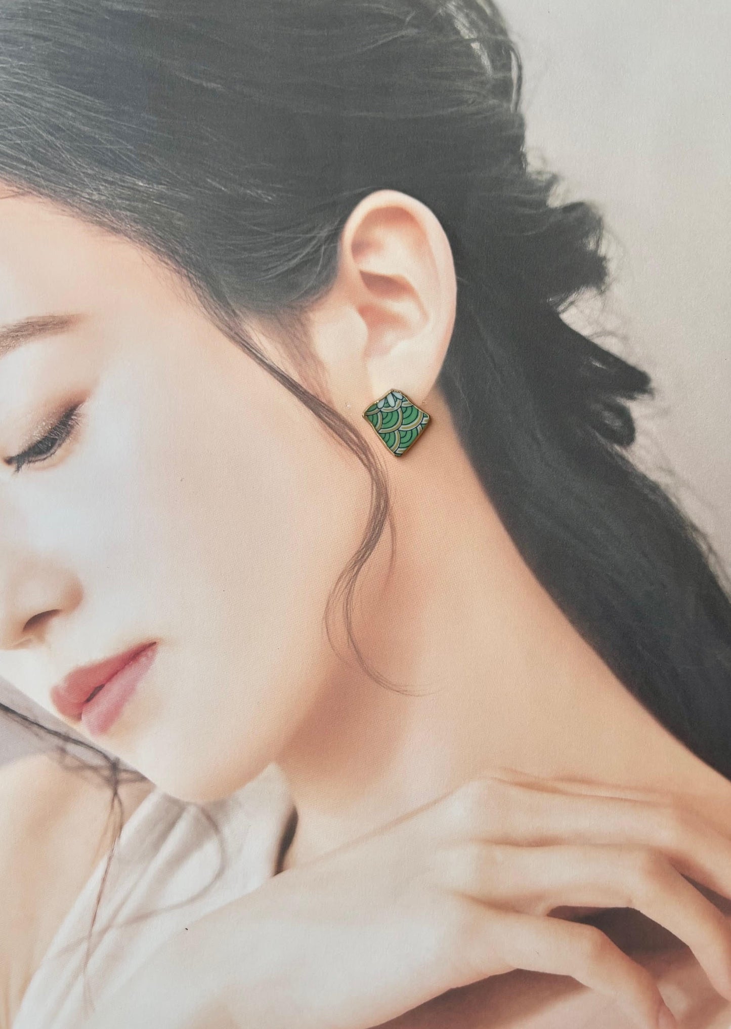 【Fittings Selection Available】Arita Ware Kintsugi Pierced Earrings / Clip-on Earrings, White, Flower Pattern, Leaf Pattern, Traditional Craft, #478