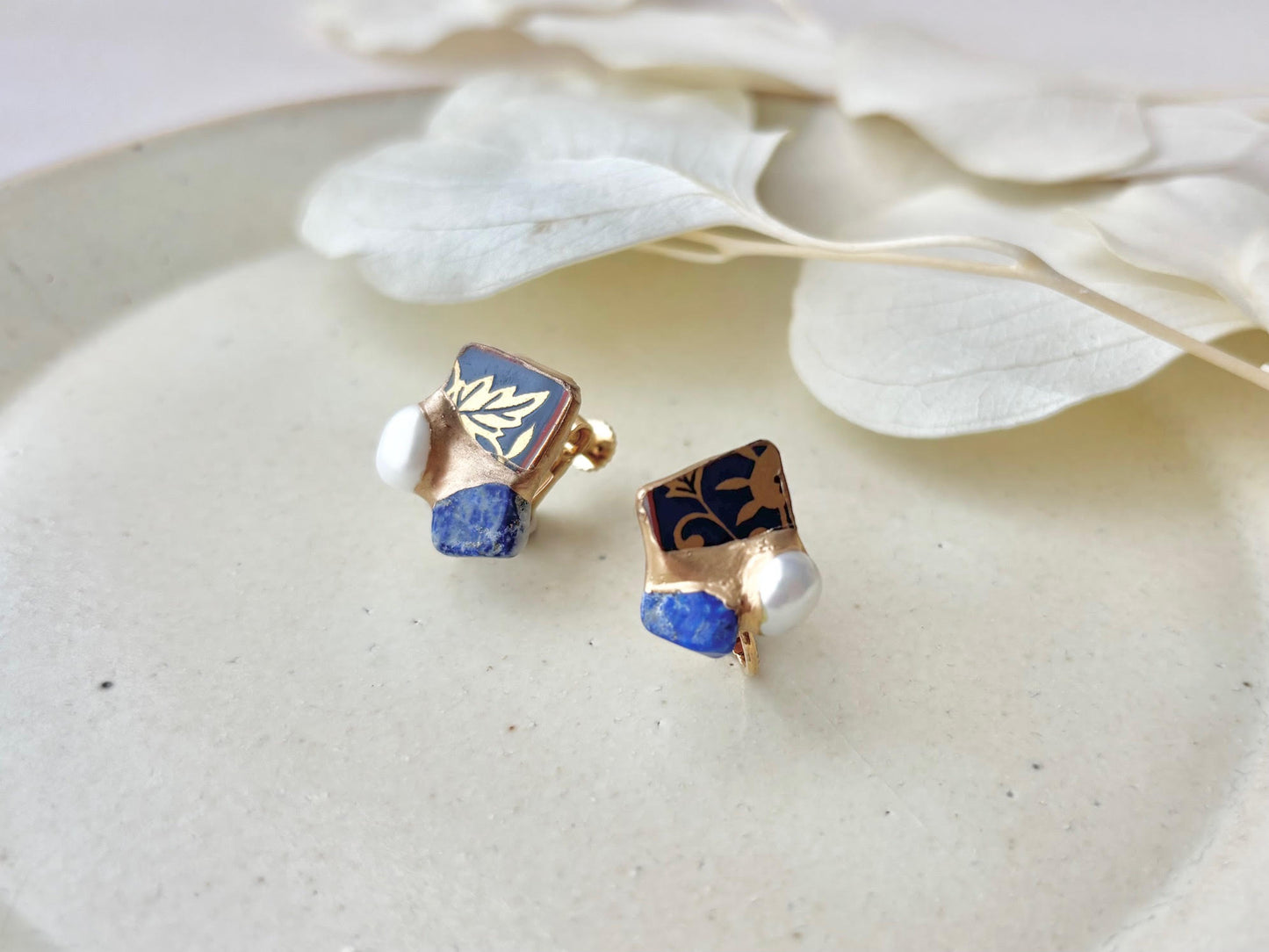 Arita Ware Kintsugi Surgical Stainless Steel Pierced Earrings, Gold, Leaf Pattern, Flower Ball, Dangling, Traditional Craft, #484