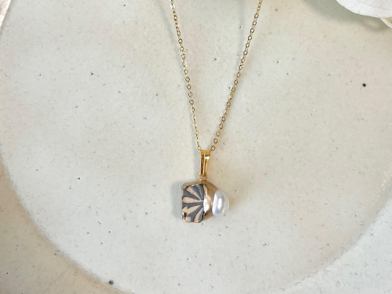 Arita Ware Kintsugi Surgical Stainless Steel Pierced Earrings, Gold, Leaf Pattern, Flower Ball, Dangling, Traditional Craft, #484