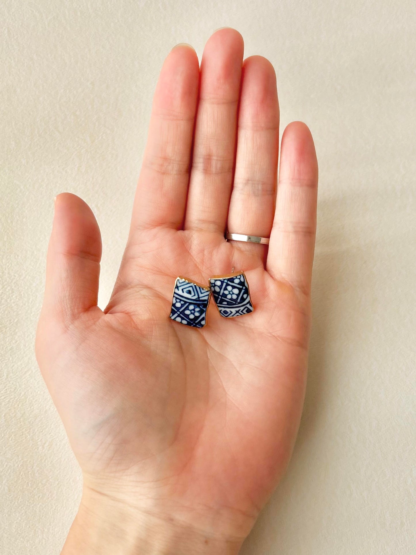有田焼 　金継ぎ　サージカルステンレスピアス　花柄　和柄　伝統工芸　＃587