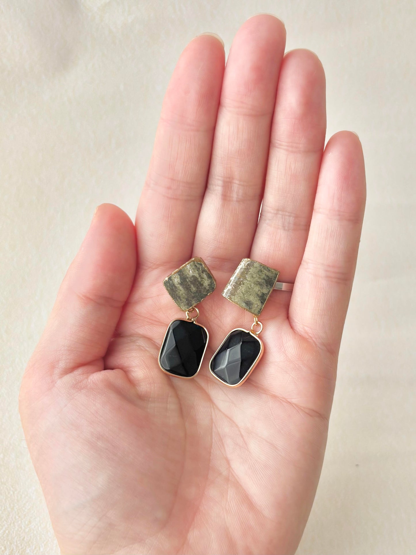 京焼 　金継ぎ　サージカルステンレスピアス　　ブラックストーン　天然石　揺れる　伝統工芸　＃597
