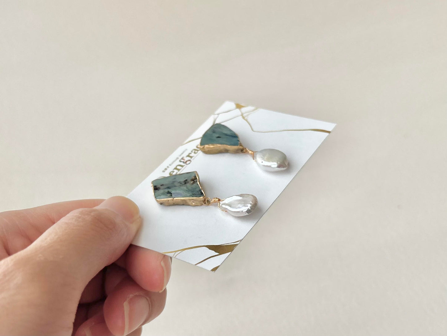 【金具が選べる】萩焼　金継ぎ　ピアス　イヤリング　藍色　グレー　淡水パール　揺れる　天然石　伝統工芸　＃599