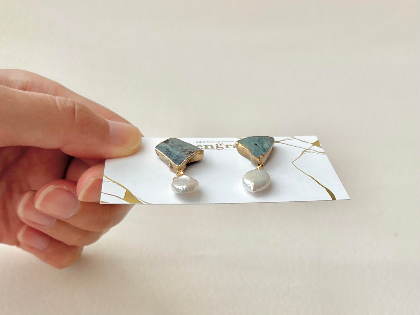 【金具が選べる】萩焼　金継ぎ　ピアス　イヤリング　藍色　グレー　淡水パール　揺れる　天然石　伝統工芸　＃599