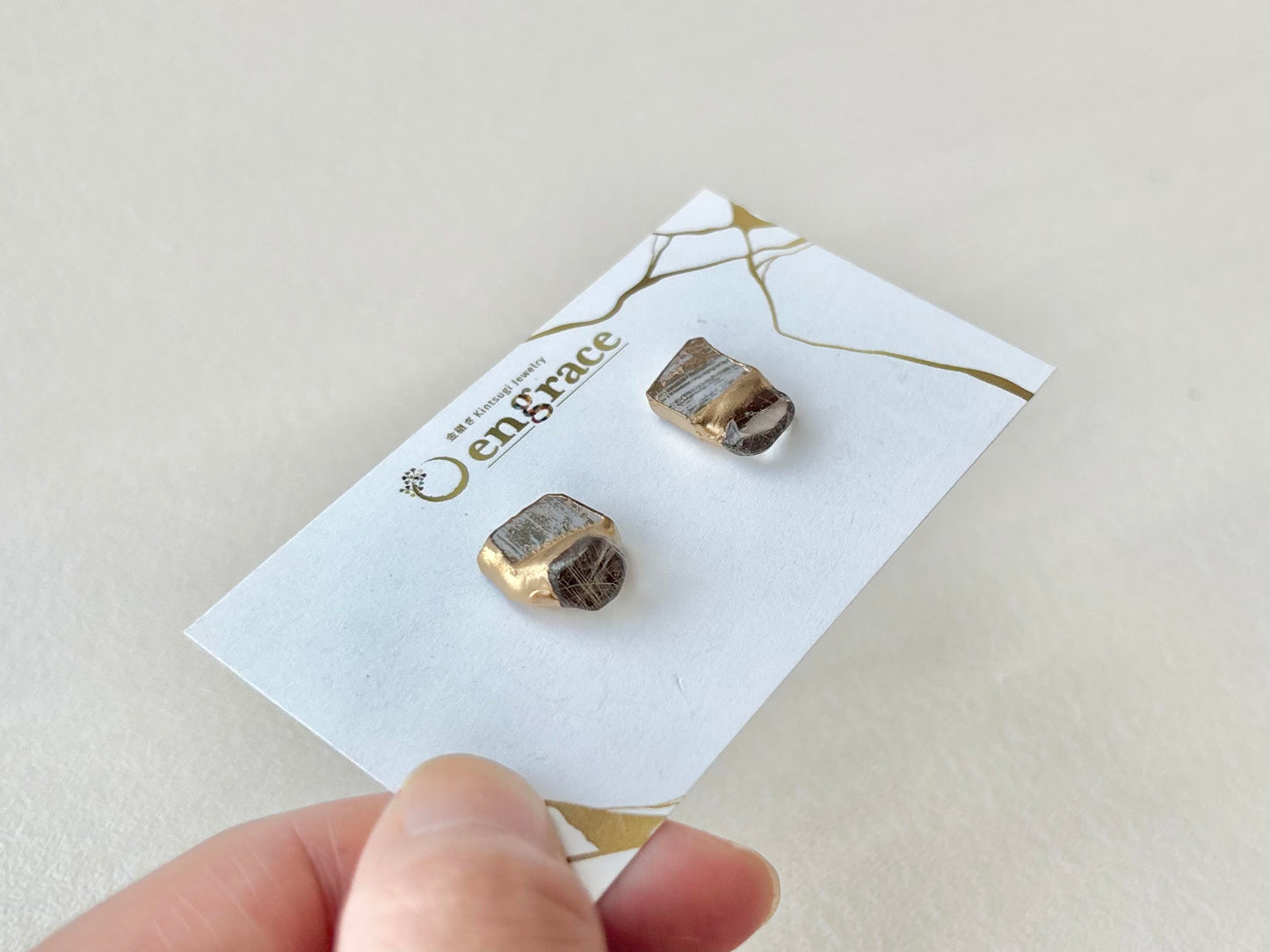 【金具が選べる】有田焼　金継ぎ　ピアス　イヤリング　グレー　ゴールド　ゴールドルチルクォーツ　天然石　伝統工芸　＃603