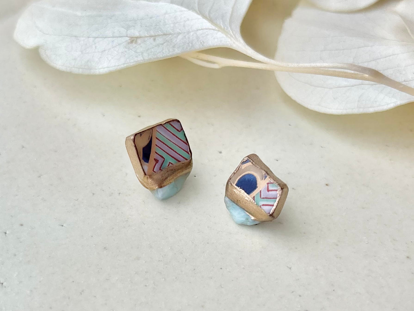 【金具が選べる】有田焼　金継ぎ　ピアス　イヤリング　和柄　ラリマー　天然石　伝統工芸　＃604