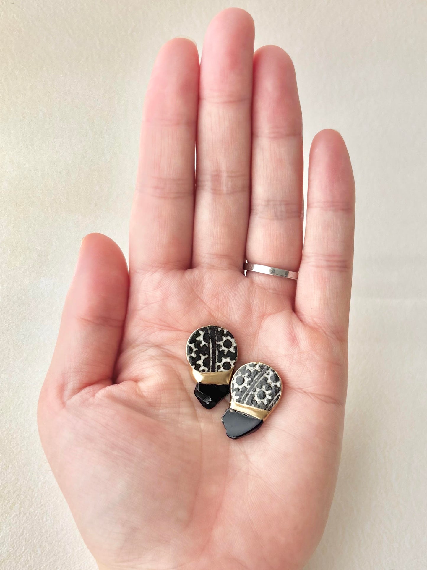 【Hardware Customizable】 Hagi ware - Kintsugi - Earrings (Pierced or Clip-on) - Deep Indigo Blue - Freshwater Pearl & Natural Stone - Traditional craft - #190