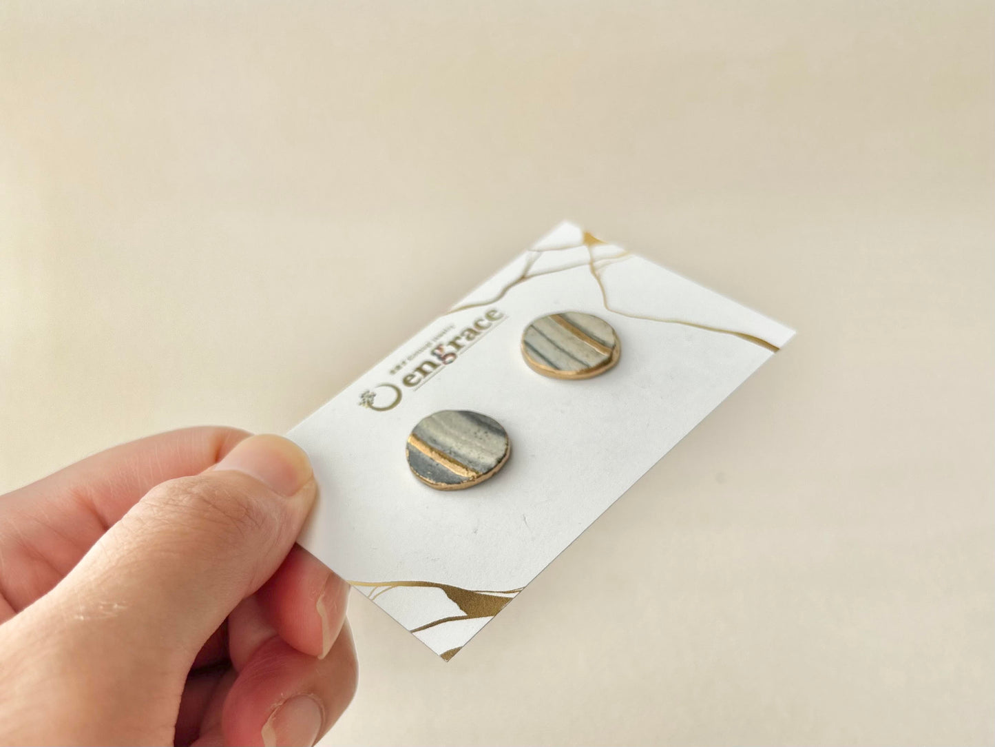 【金具が選べる】唐津焼　白華窯　金継ぎ　ピアス　イヤリング　刷毛　グレー　ゴールド　伝統工芸　＃608