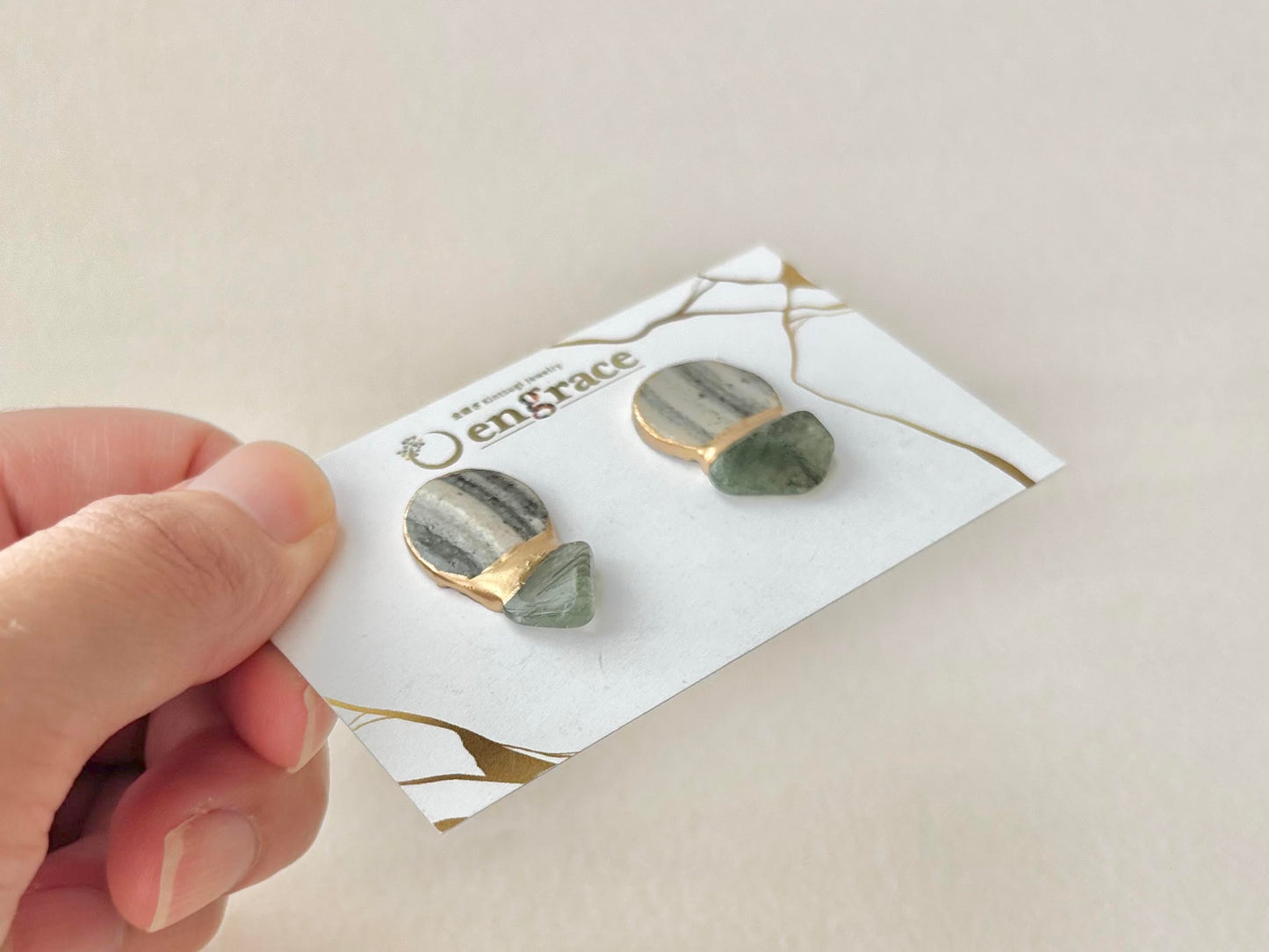 【金具が選べる】唐津焼　白華窯　金継ぎ　ピアス　イヤリング　刷毛　グレー　グリーンルチルクォーツ　天然石　伝統工芸　＃609
