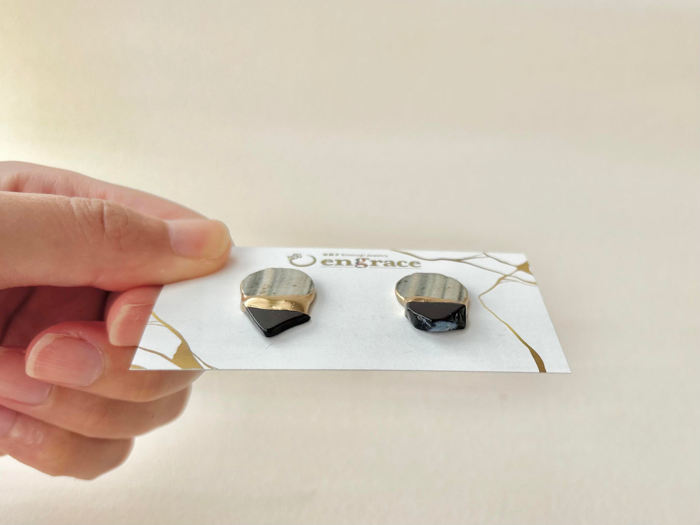 【金具が選べる】唐津焼　白華窯　金継ぎ　ピアス　イヤリング　刷毛　グレー　オニキス　天然石　伝統工芸　＃610