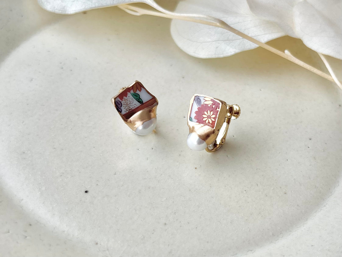 有田焼　金継ぎ　ネジバネ式イヤリング・ネックレスセット　赤　花柄　リーフ柄　淡水パール　伝統工芸　＃617