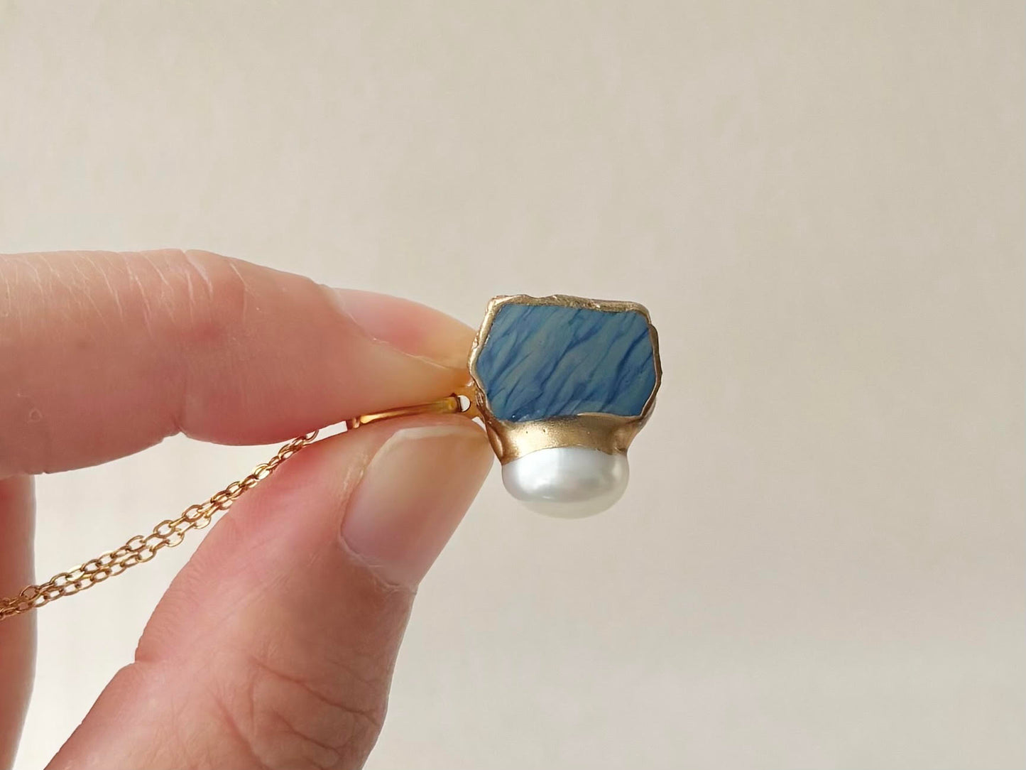 萩焼　金継ぎ　ネックレス　サージカルステンレスチェーン　アレルギー対応　18K　青色　淡水パール　伝統工芸　＃618