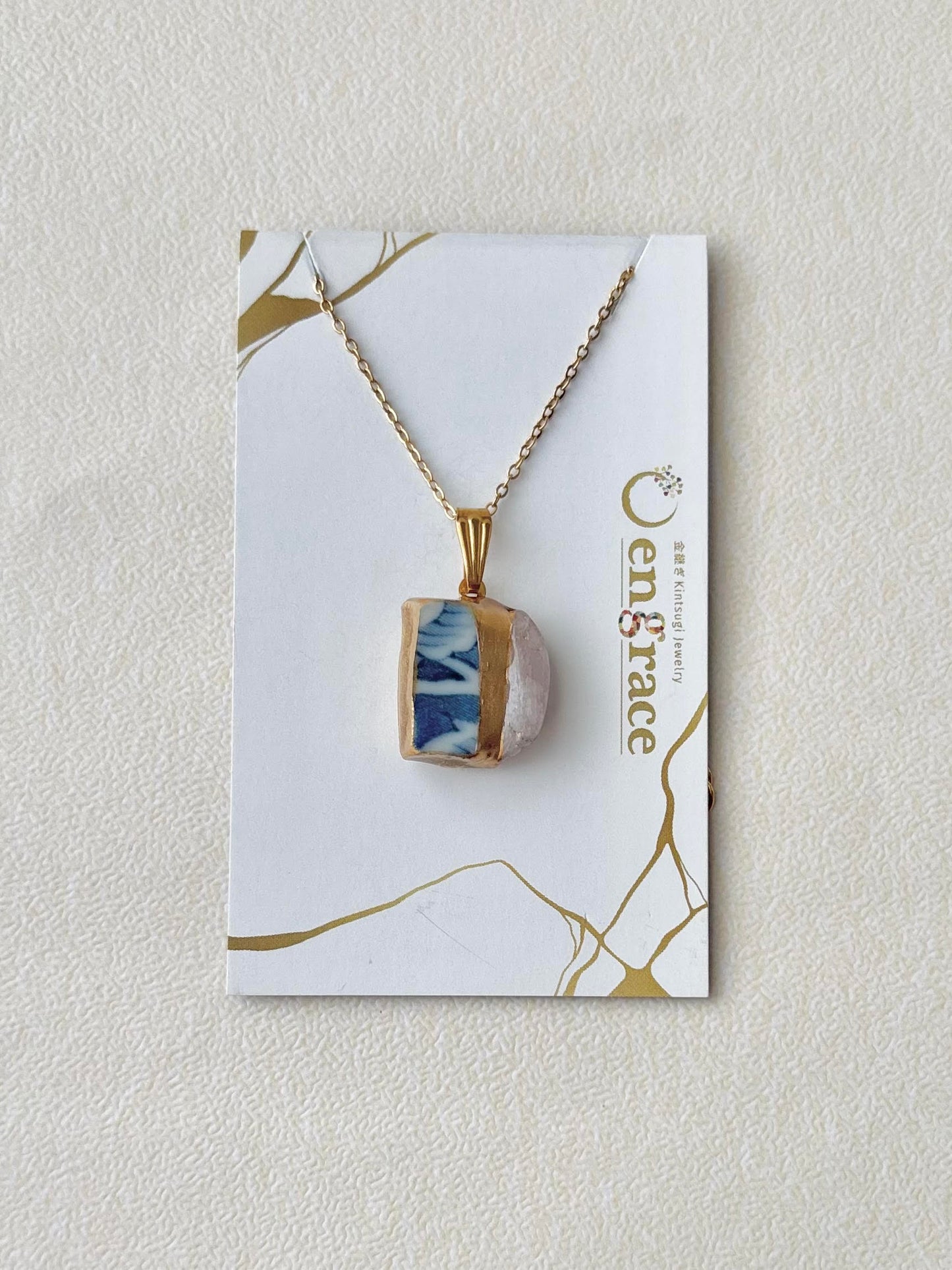 有田焼　金継ぎ　ネックレス　サージカルステンレスチェーン　アレルギー対応　18K　藍色　花柄　ミルキークォーツ　天然石　伝統工芸　#623