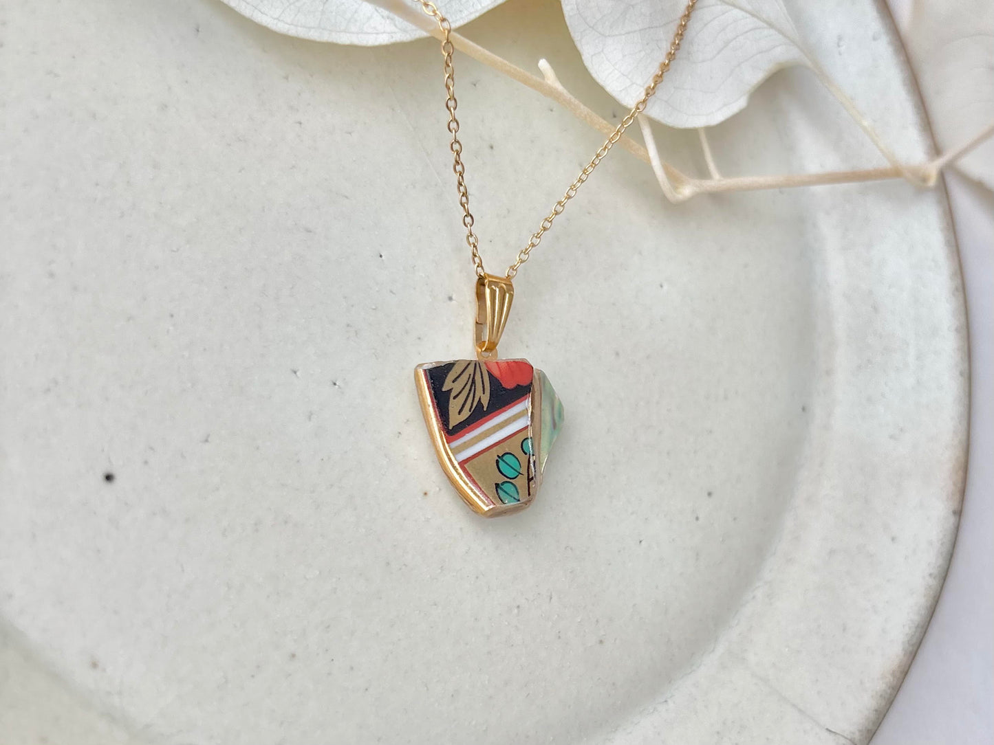 有田焼　金継ぎ　ネックレス　サージカルステンレスチェーン　アレルギー対応　18K　花柄　リーフ柄　シェル　天然石　伝統工芸　#624