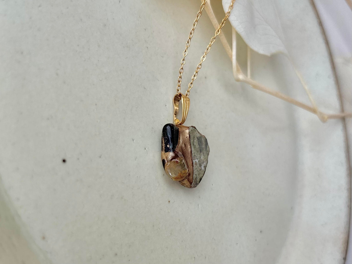 京焼　金継ぎ　ネックレス　サージカルステンレスチェーン　アレルギー対応　18K　オプシディアン　ゴールドルチルクォーツ　天然石　伝統工芸　＃625