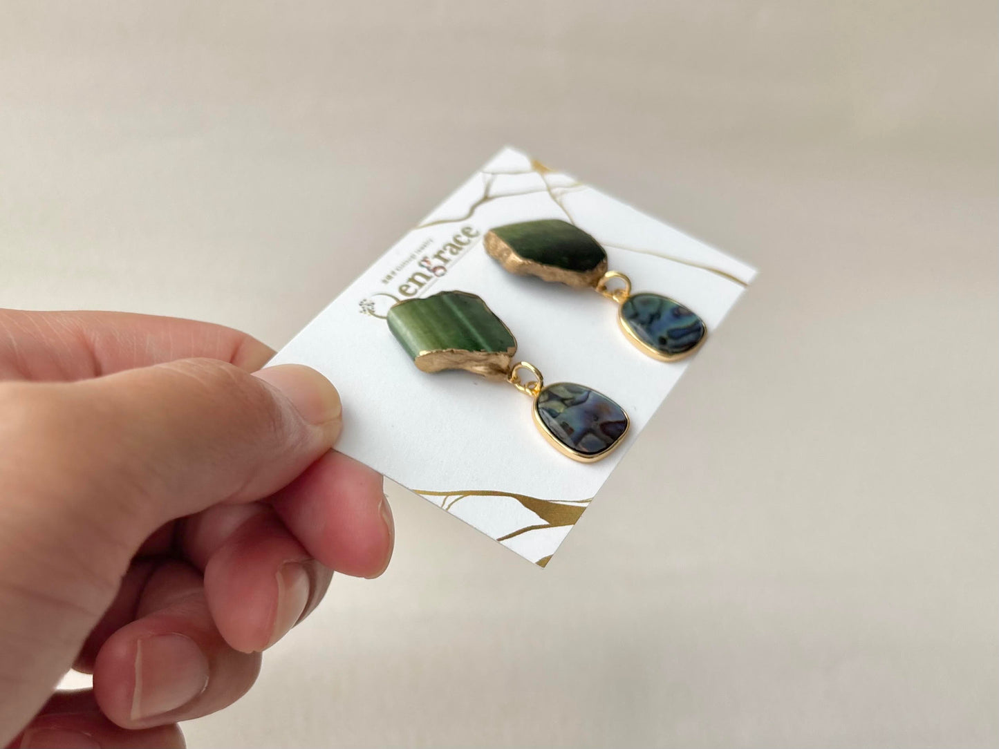 【金具が選べる】織部焼　金継ぎ　ピアス　イヤリング　深い緑　アバロンシェル　天然石　伝統工芸　＃631