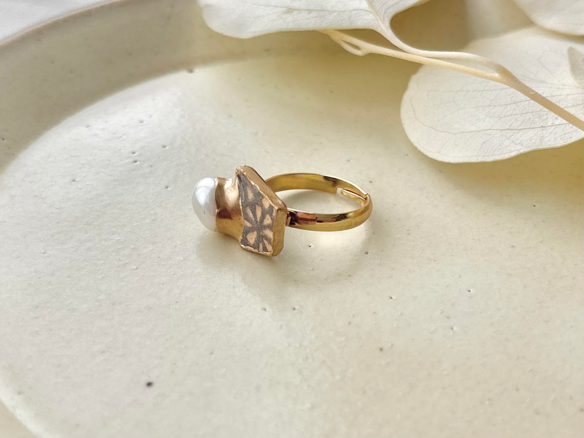 京焼　金継ぎ　リング　サージカルステンレス304　18K　PVD　フリーサイズ　南蛮三島　花柄　淡水パール　伝統工芸　＃655