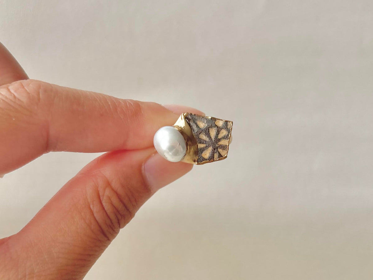 京焼　金継ぎ　リング　サージカルステンレス304　18K　PVD　フリーサイズ　南蛮三島　花柄　淡水パール　伝統工芸　＃655