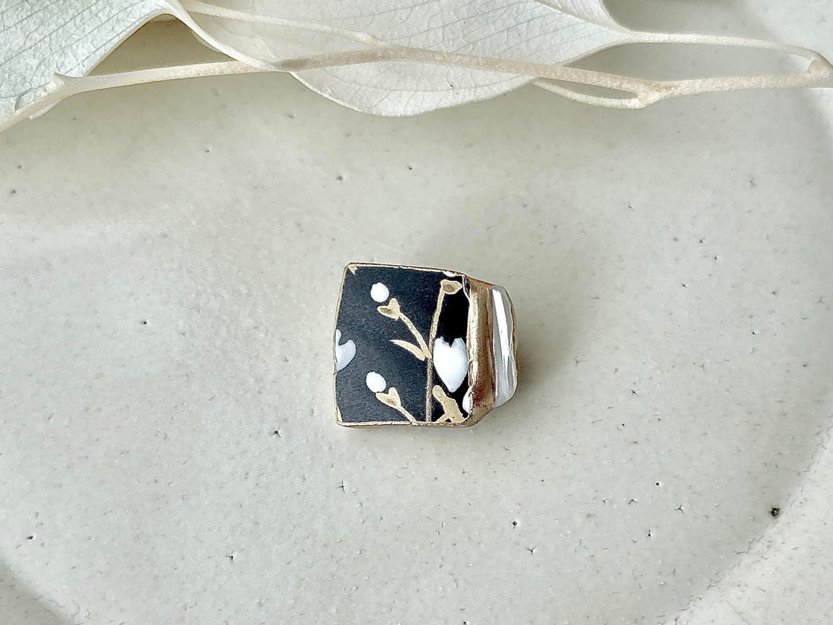Arita Ware Kintsugi Obidome (Sash Clip), Japanese Pattern, Oriental Design, Tokachi-ishi Obsidian, Natural Stone, Traditional Craft, #450